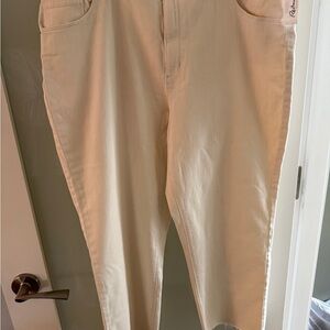 NWT Reitmans Light Cream Cropped Jeans